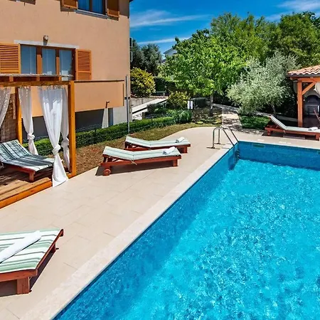 Villa L L Sikici By Istrialux