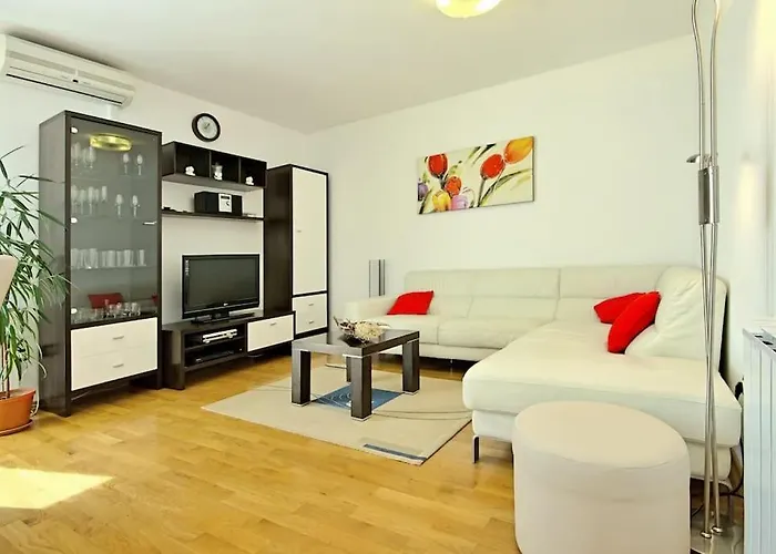 L L Sikici By Istrialux *