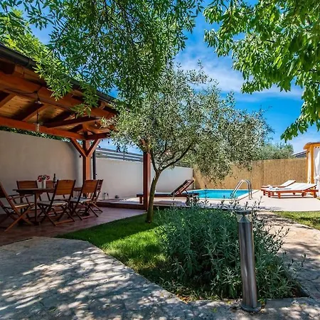 L L Sikici By Istrialux Βίλα Πούλα